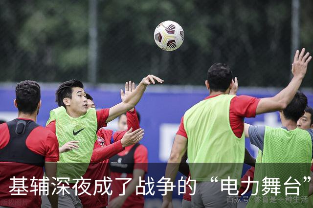 基辅深夜成了战争的“电力舞台”，泽连的选择能否逆转乾坤？